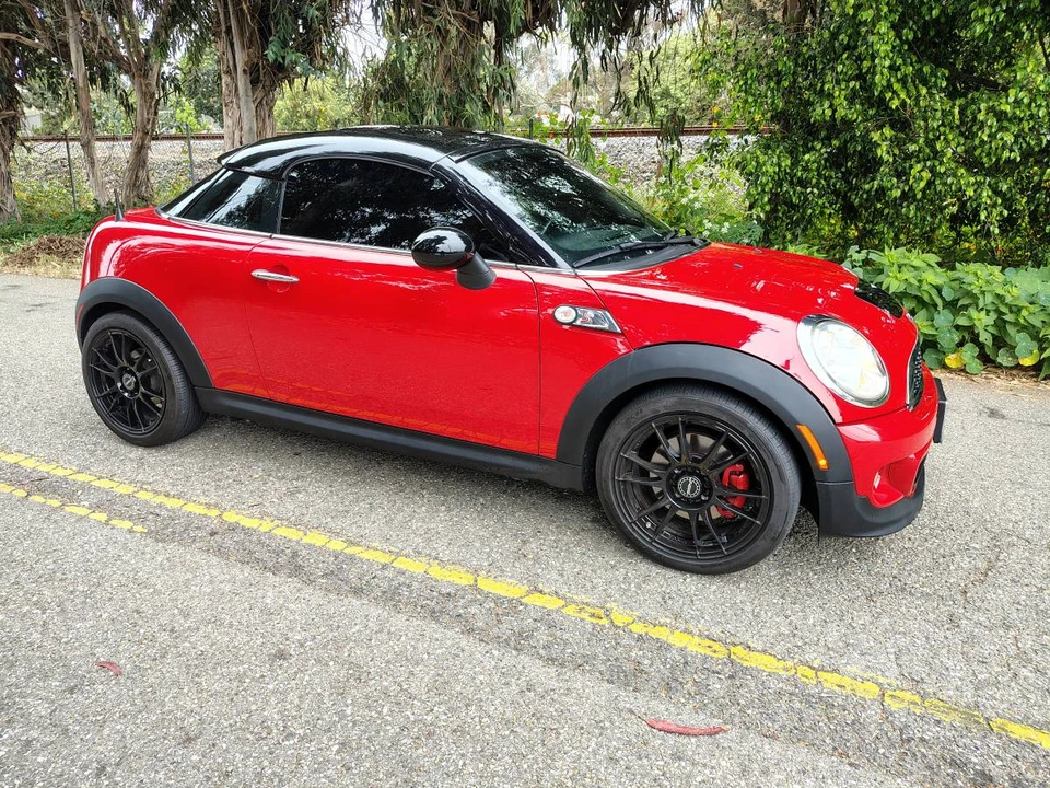 2012 Mini Coupe & Roadster - Image 4 of 8