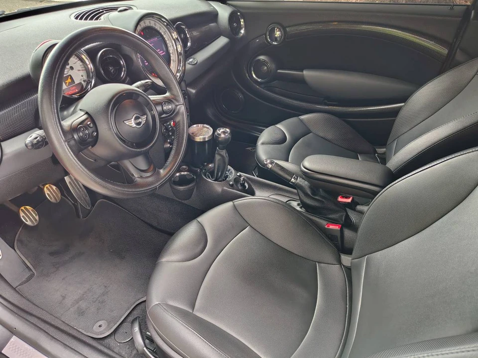 2012 Mini Coupe & Roadster - Image 8 of 8