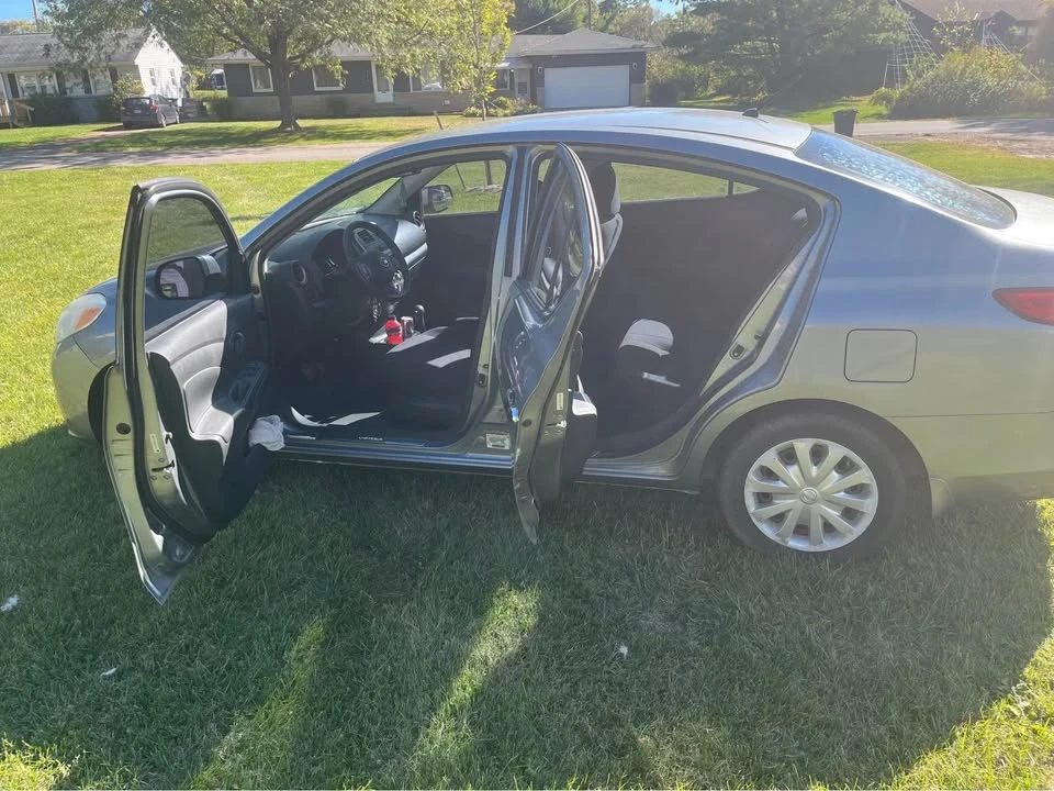 2012 Nissan Versa - Image 6 of 7