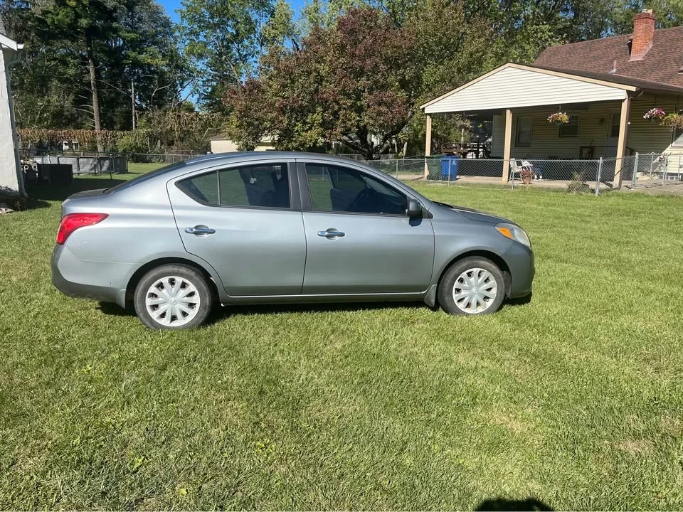 2012 Nissan Versa - Image 2 of 7