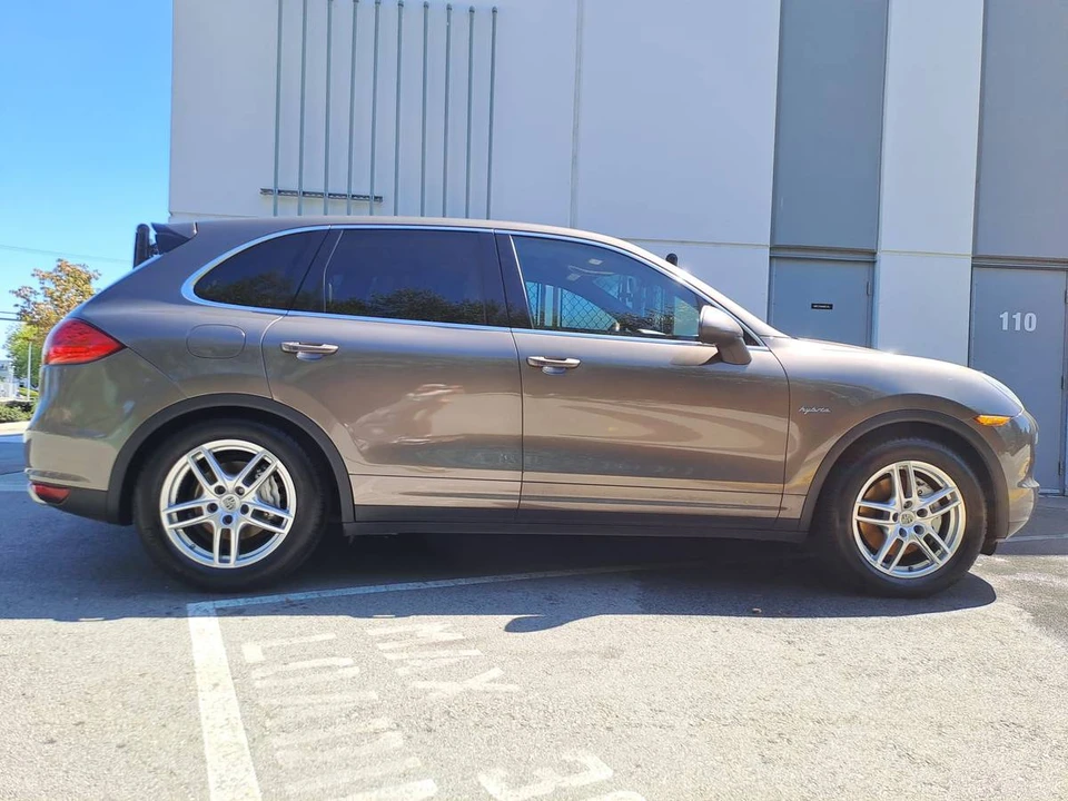 2012 Porsche 958 Cayenne S - Image 3 of 13