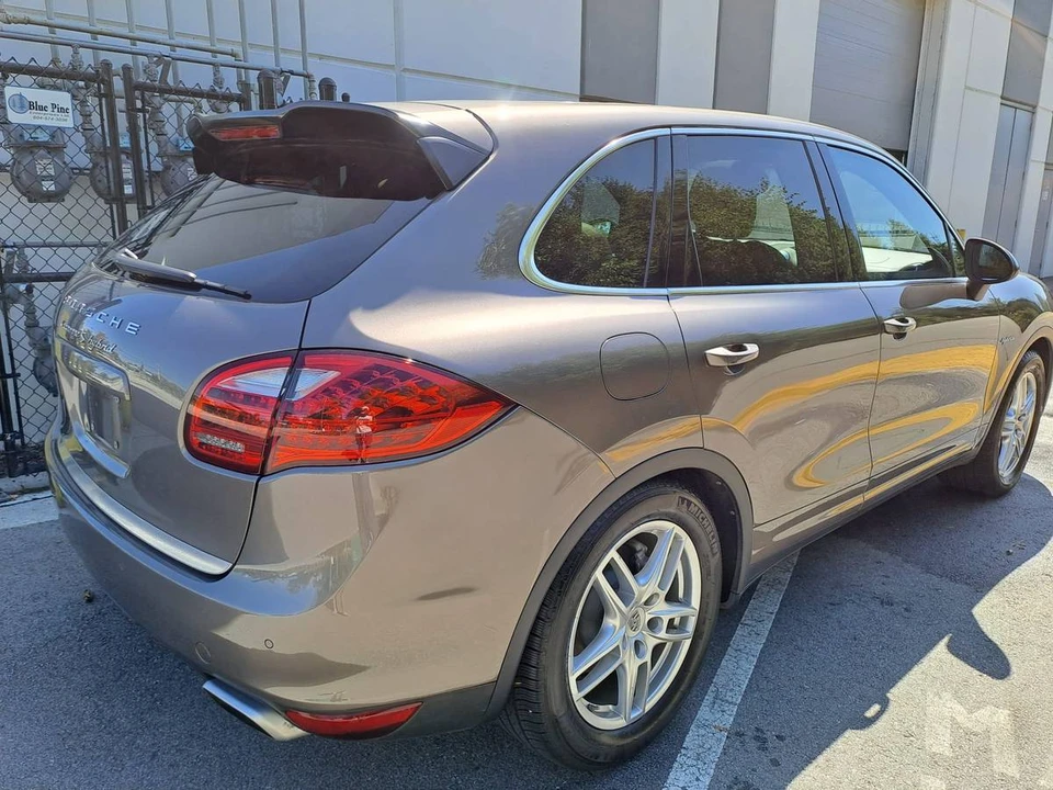 2012 Porsche 958 Cayenne S - Image 2 of 13
