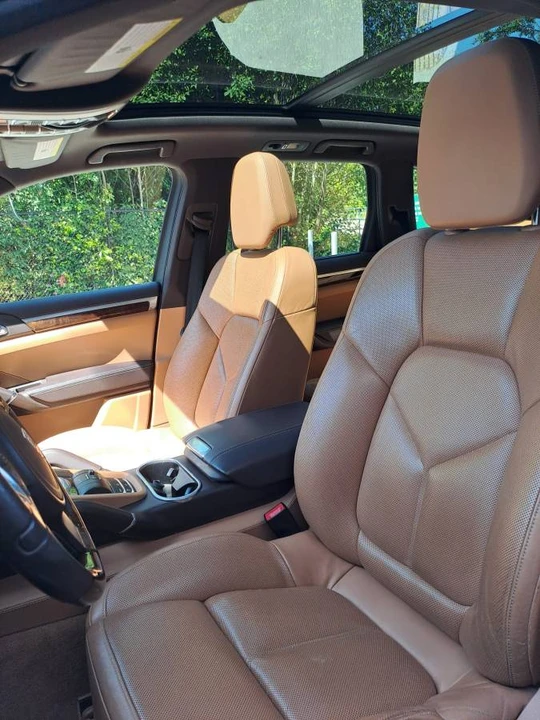 2012 Porsche 958 Cayenne S - Image 8 of 13