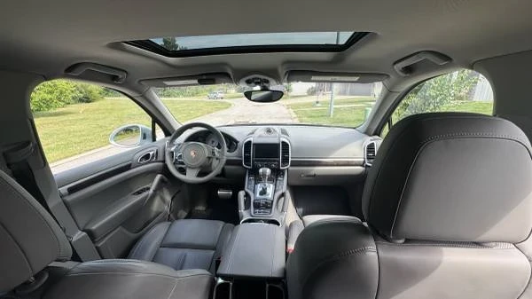 2012 Porsche 958 Cayenne S - Image 11 of 12