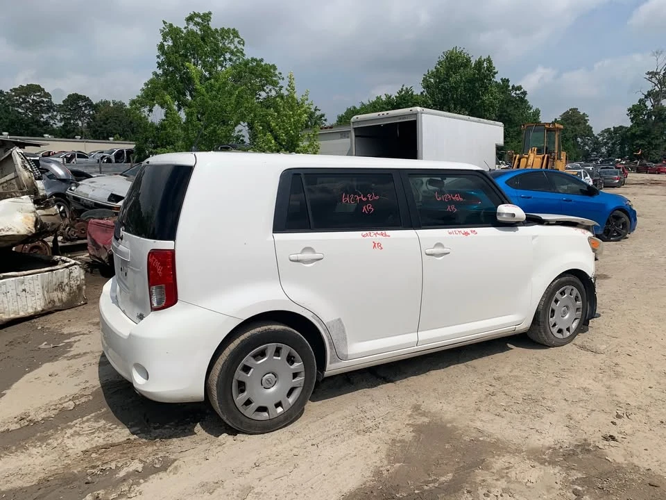 2012 Scion xB - Image 5 of 7