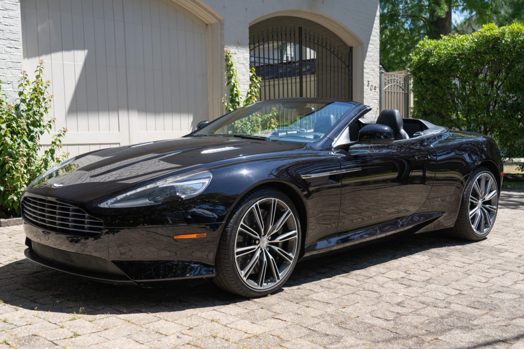 19k-Mile 2012 Aston Martin Virage Volante