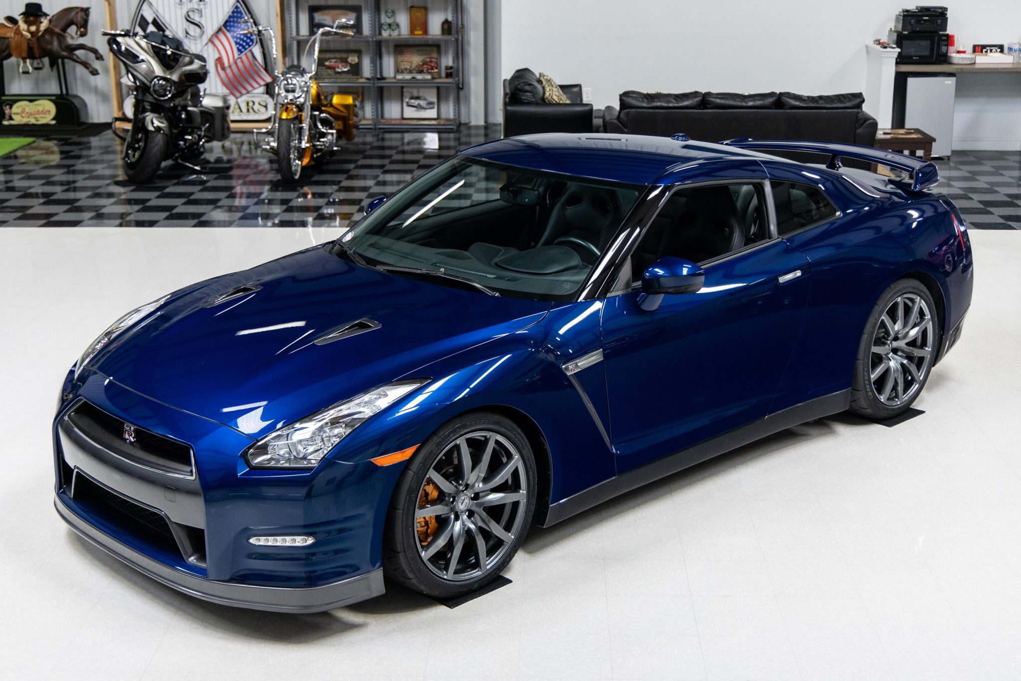 1,700-Mile 2013 Nissan GT-R Premium