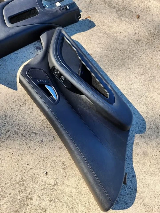 2013 Parts & Memorabilia Seats & Interior - Image 2 of 8