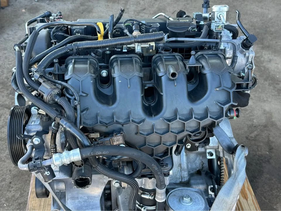 2013 Parts & Memorabilia Engines - Image 2 of 3