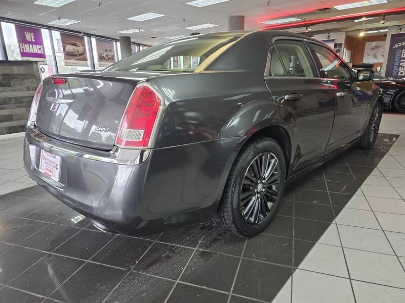 2013 Chrysler 300 (2005-2023) - Image 4 of 4