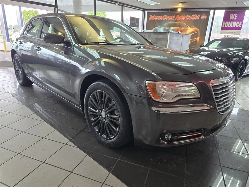 2013 Chrysler 300 (2005-2023) - Image 3 of 4