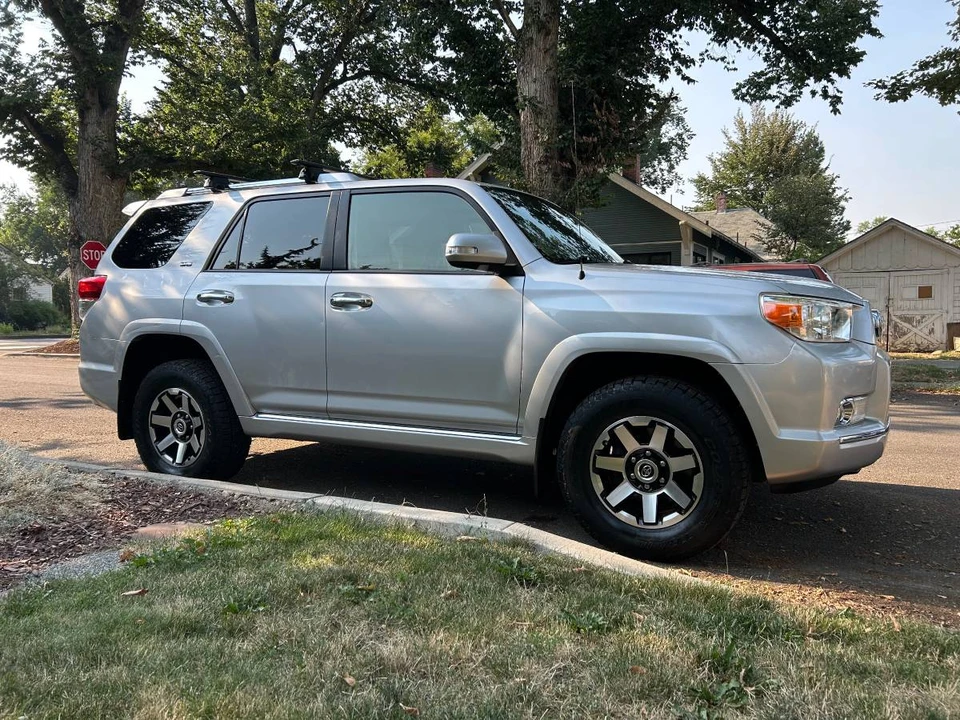 2013 Toyota 4Runner 5th Gen - Image 2 of 9