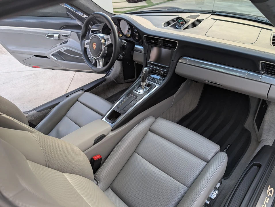2013 Porsche 991 Carrera 4S - Image 25 of 31
