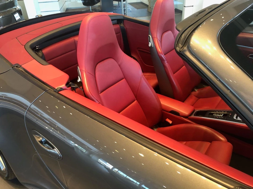 2013 Porsche 991 Carrera 4S - Image 18 of 31