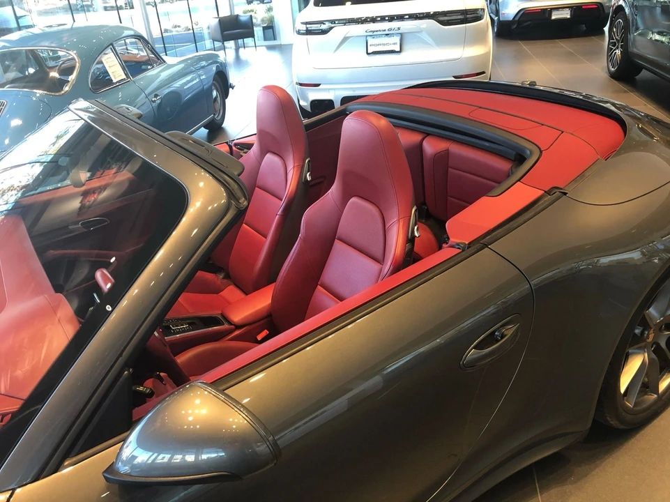 2013 Porsche 991 Carrera 4S - Image 21 of 31