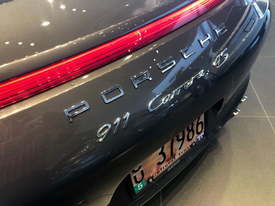 2013 Porsche 991 Carrera 4S - Image 4 of 31