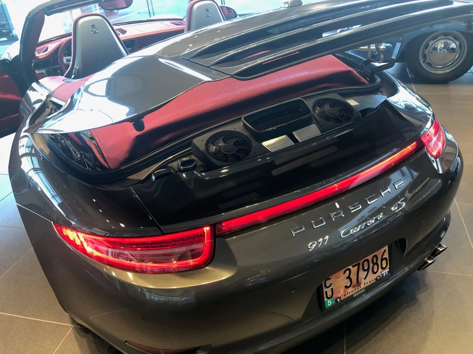 2013 Porsche 991 Carrera 4S - Image 24 of 31