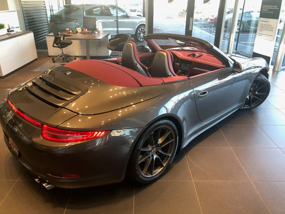 2013 Porsche 991 Carrera 4S - Image 17 of 31