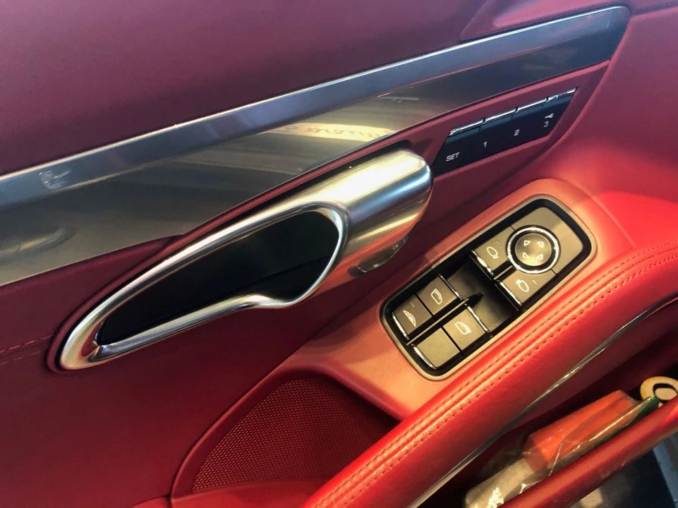 2013 Porsche 991 Carrera 4S - Image 9 of 31