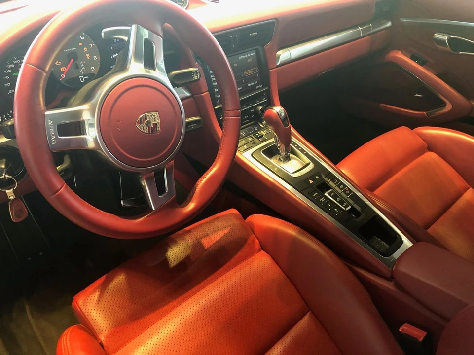 2013 Porsche 991 Carrera 4S - Image 8 of 31