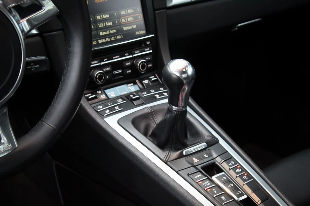 2013 Porsche 991 Carrera 4S - Image 9 of 23