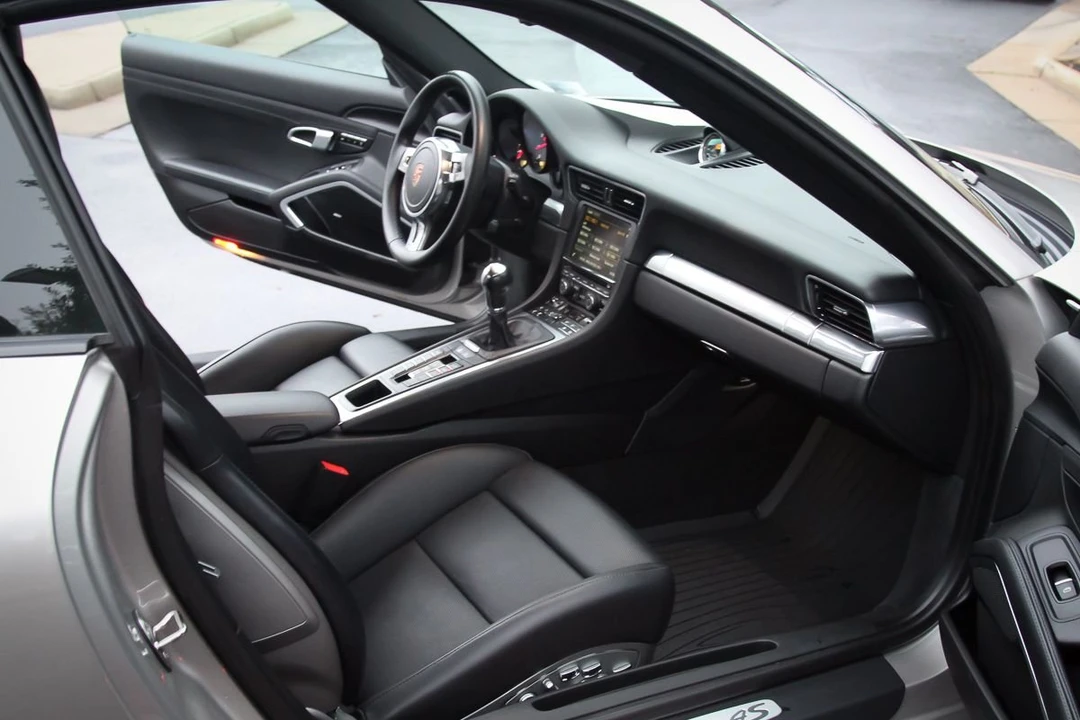 2013 Porsche 991 Carrera 4S - Image 10 of 23