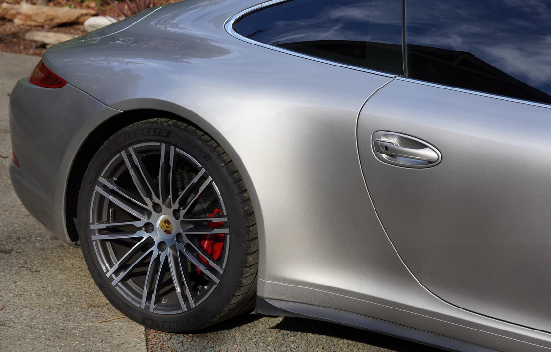 2013 Porsche 991 Carrera 4S - Image 9 of 25