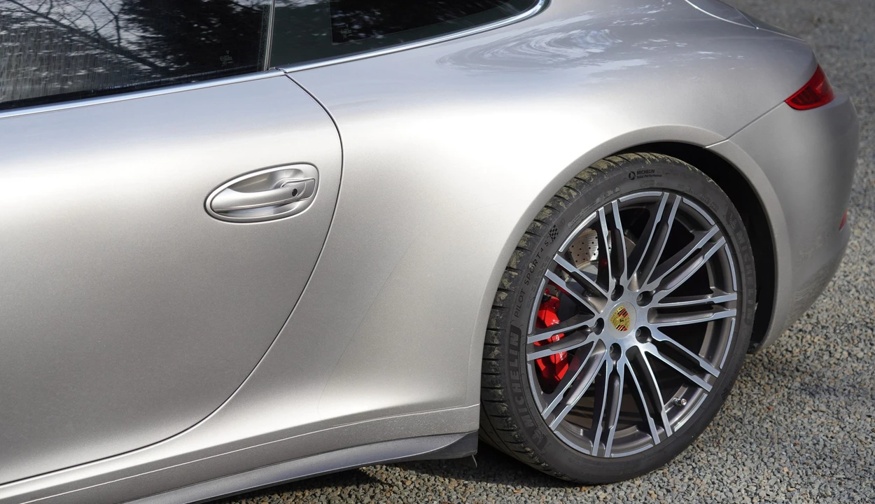 2013 Porsche 991 Carrera 4S - Image 10 of 25