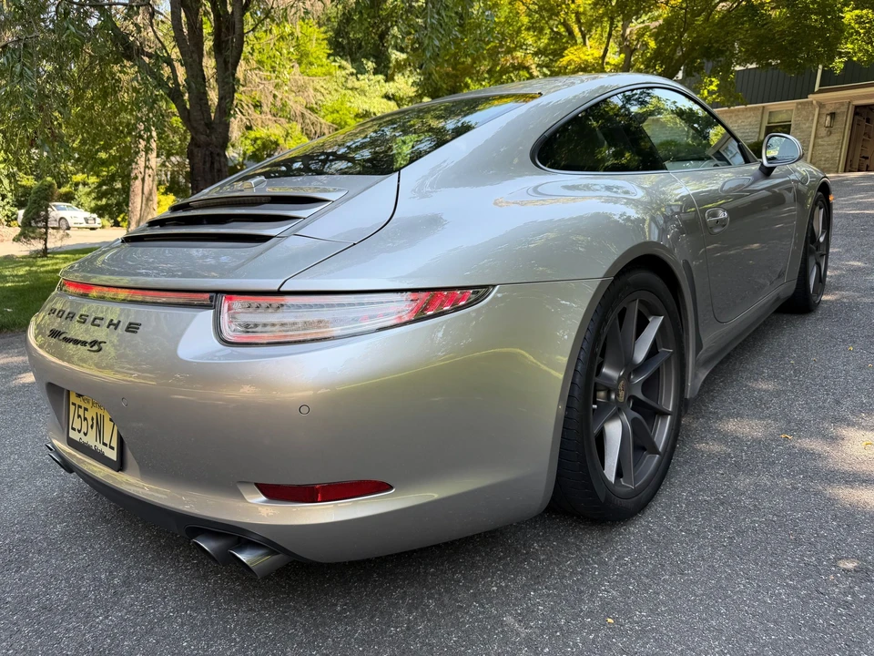 2013 Porsche 991 Carrera 4S - Image 11 of 31