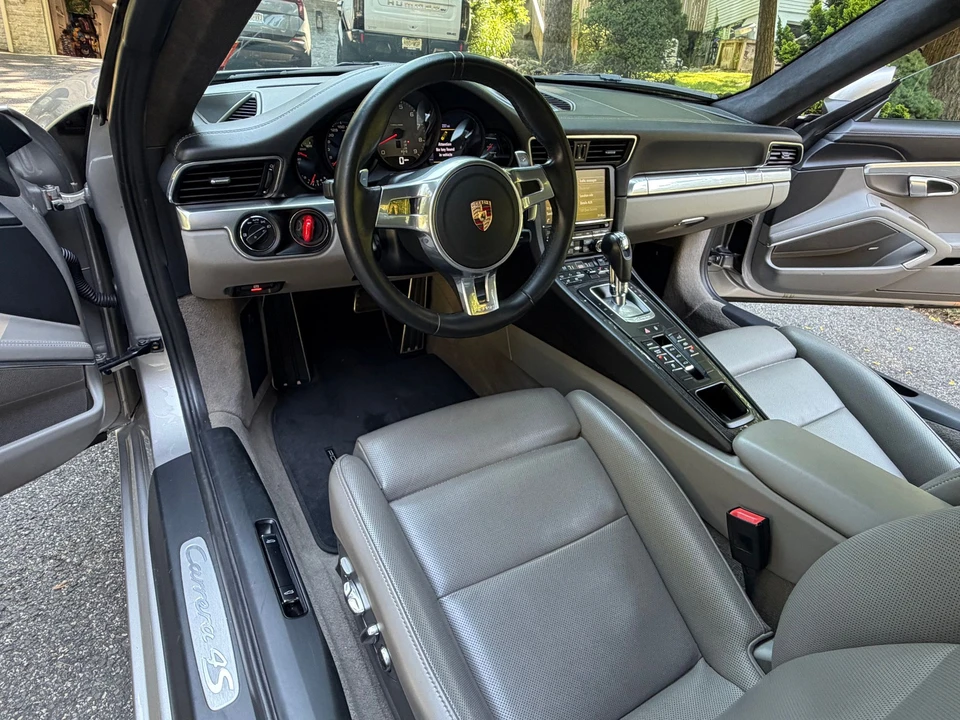2013 Porsche 991 Carrera 4S - Image 21 of 31
