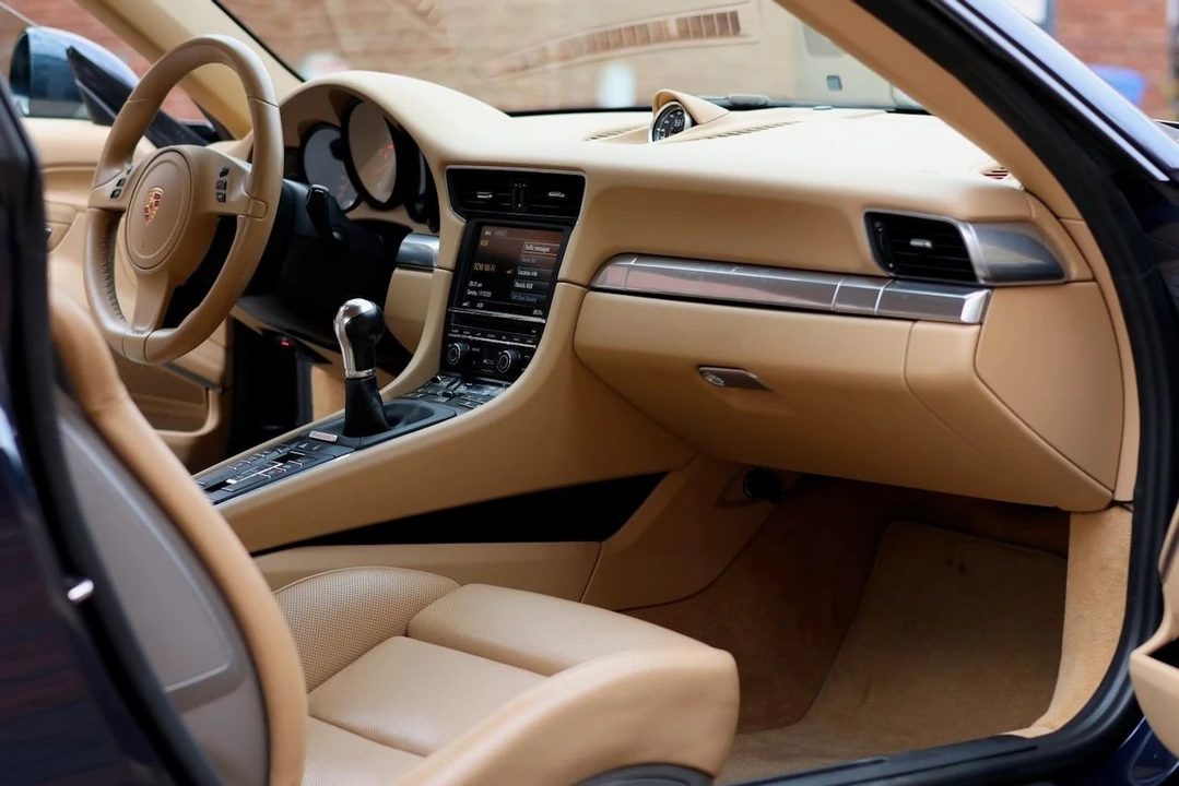 2013 Porsche 991 Carrera - Image 25 of 31