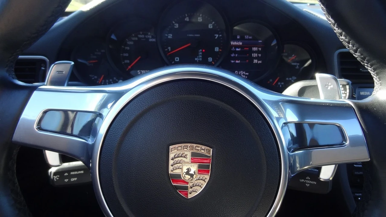 2013 Porsche 991 Carrera - Image 17 of 17