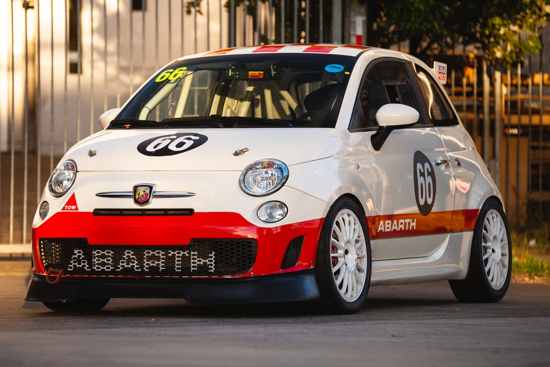 2013 Fiat Abarth 500 - Image 2 of 31