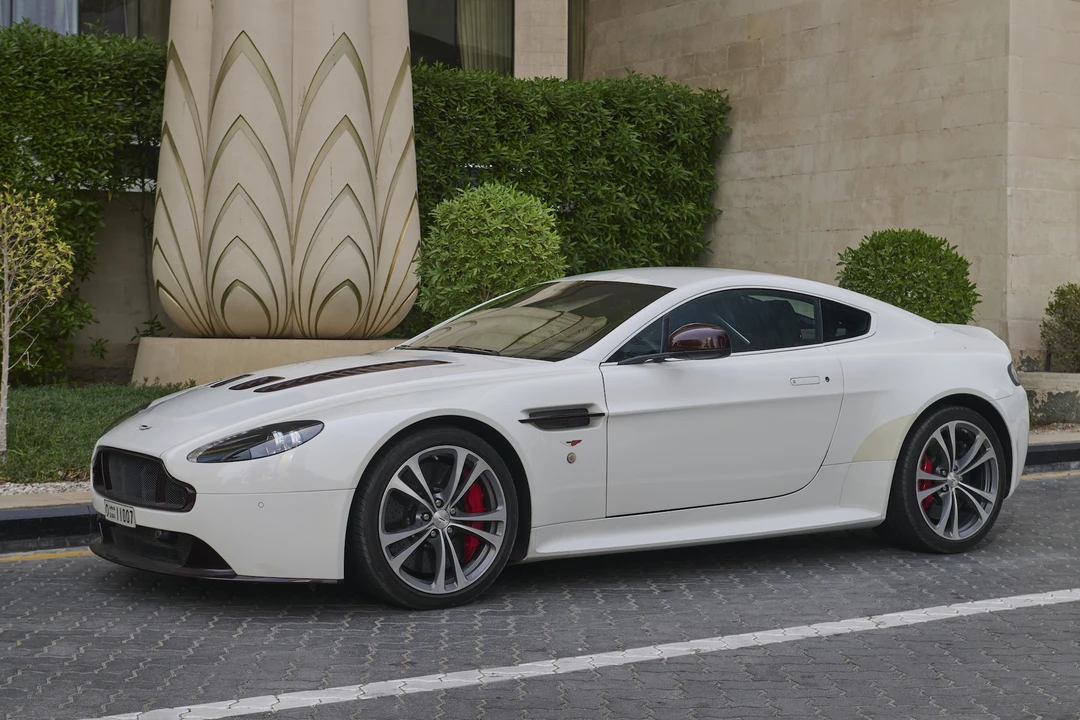 2013 Aston Martin V12 Vantage (2010-2018) - Image 10 of 31