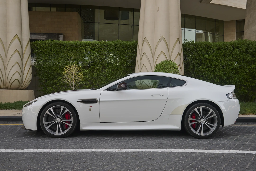 2013 Aston Martin V12 Vantage (2010-2018) - Image 9 of 31