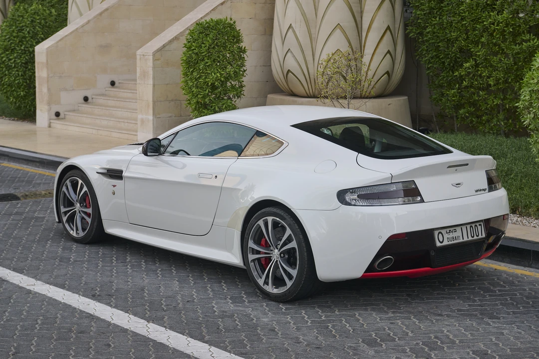 2013 Aston Martin V12 Vantage (2010-2018) - Image 8 of 31