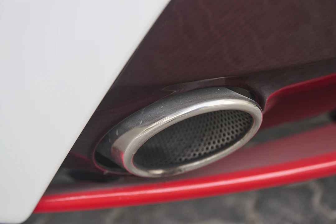 2013 Aston Martin V12 Vantage (2010-2018) - Image 30 of 31