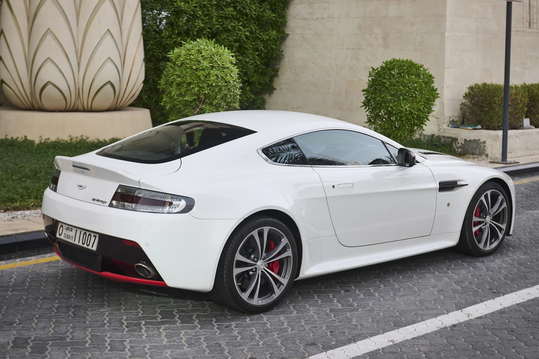 2013 Aston Martin V12 Vantage (2010-2018) - Image 6 of 31