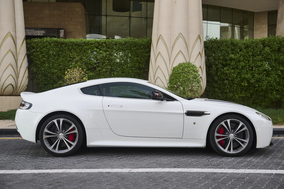 2013 Aston Martin V12 Vantage (2010-2018) - Image 5 of 31