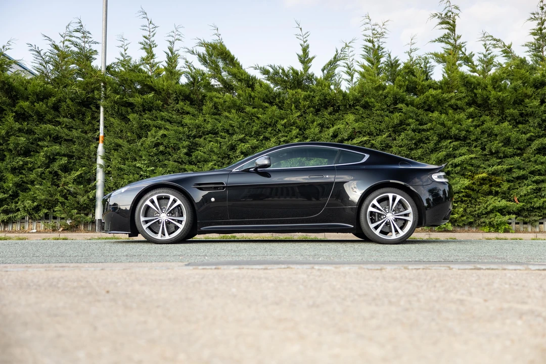 2013 Aston Martin V12 Vantage (2010-2018) - Image 15 of 31