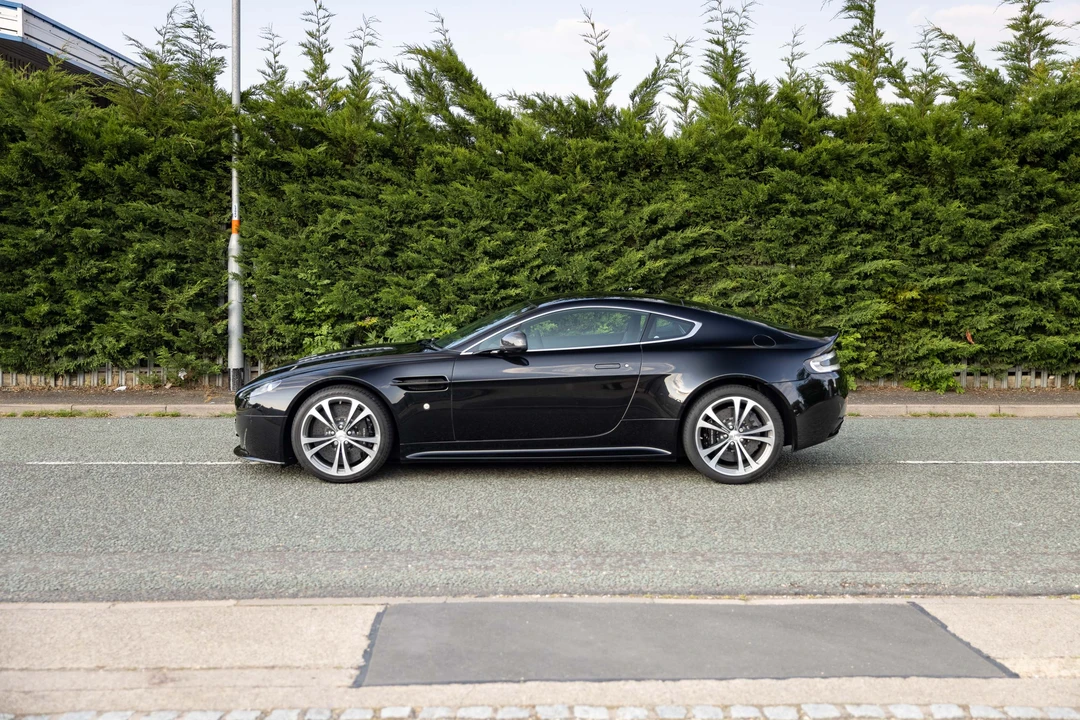 2013 Aston Martin V12 Vantage (2010-2018) - Image 10 of 31