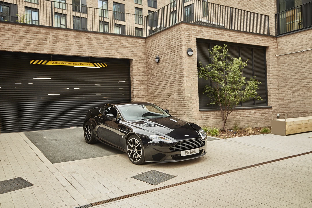 2013 Aston Martin V8 Vantage (2006-2017) - Image 10 of 31