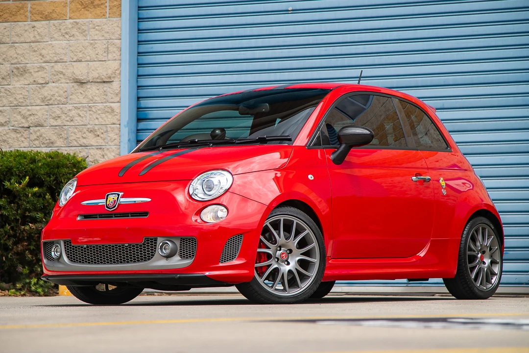 2011 Fiat Abarth 500 - Image 2 of 31