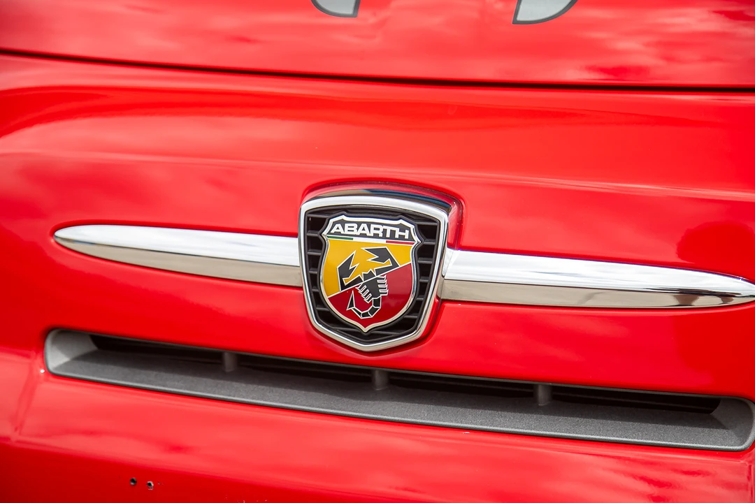 2011 Fiat Abarth 500 - Image 23 of 31