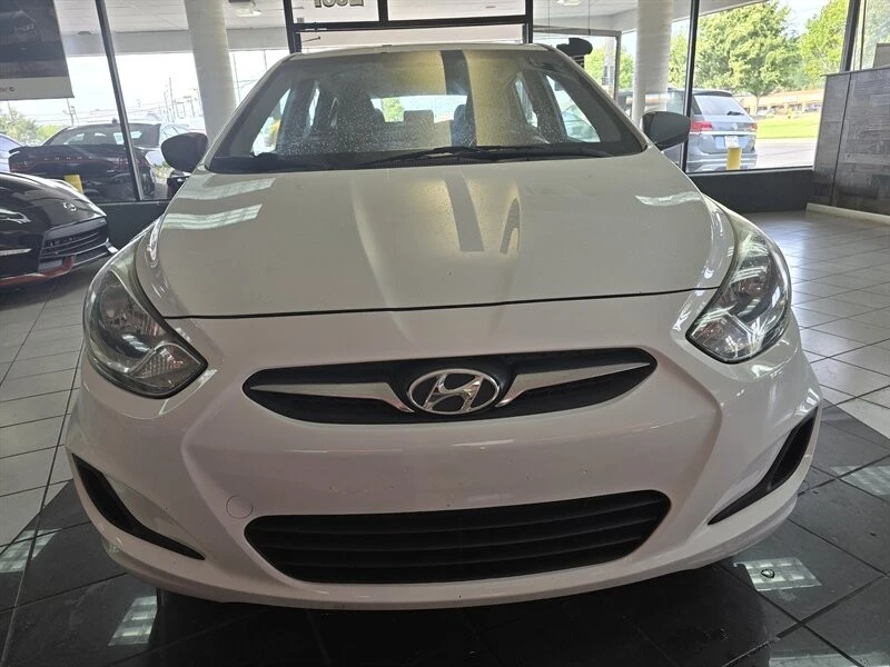 2013 Hyundai Accent - Image 2 of 4