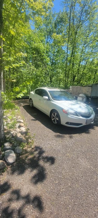 2013 Acura ILX - Image 2 of 10
