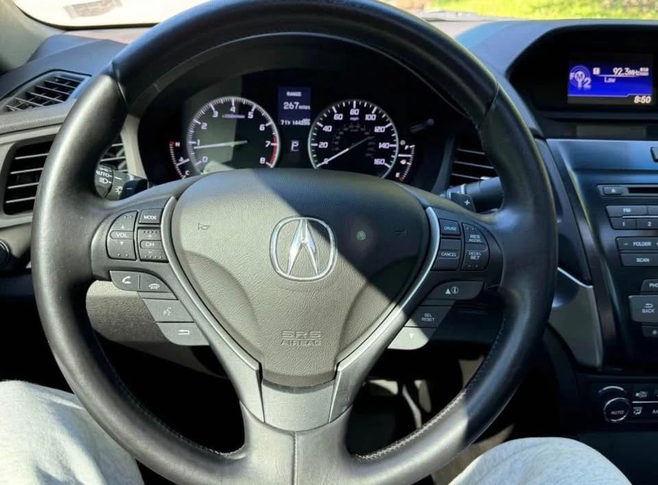 2013 Acura ILX - Image 8 of 13