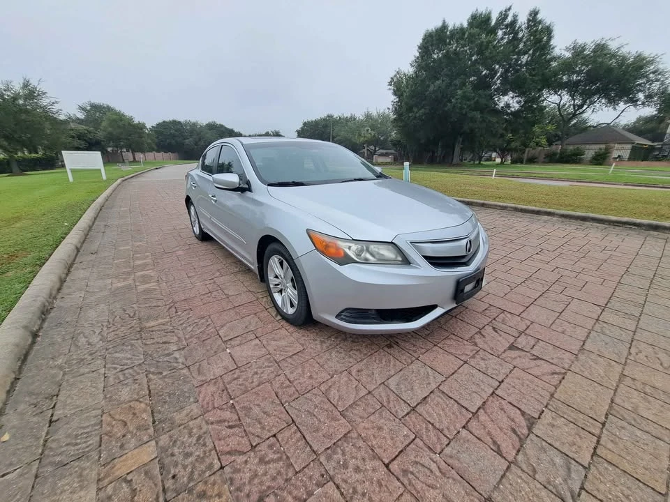 2013 Acura ILX - Image 2 of 16