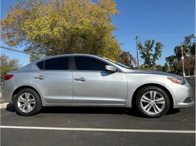 2013 Acura ILX - Image 2 of 11