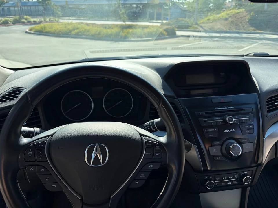 2013 Acura ILX - Image 9 of 17